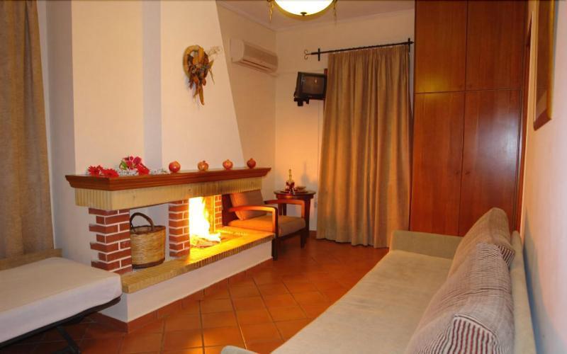 Xenonas Chrisso Hotel Делфи Екстериор снимка