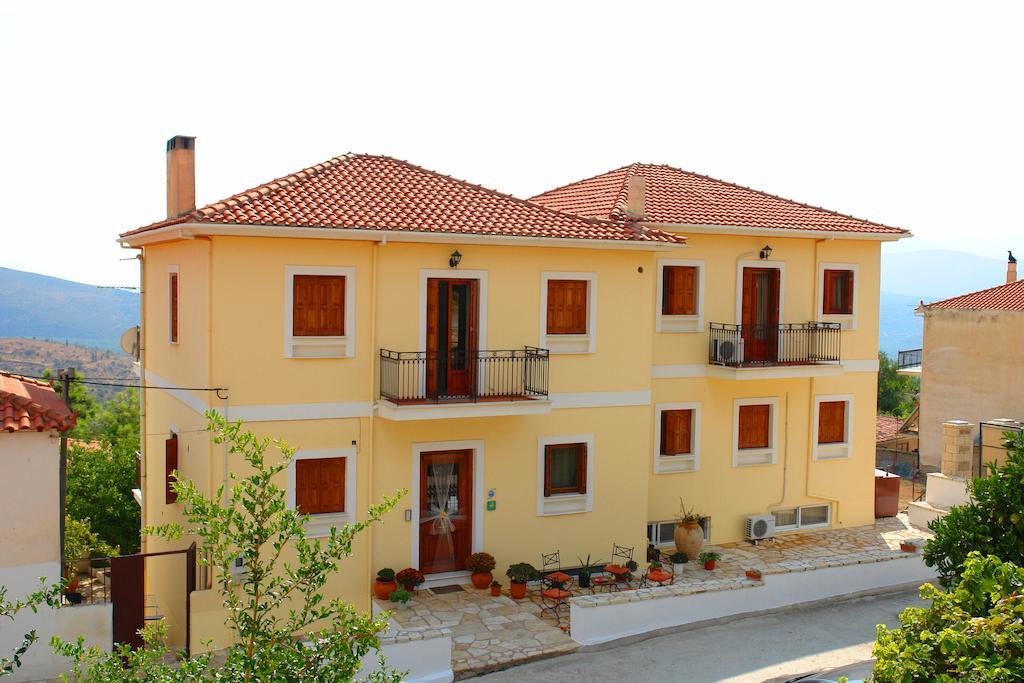 Xenonas Chrisso Hotel Делфи Екстериор снимка