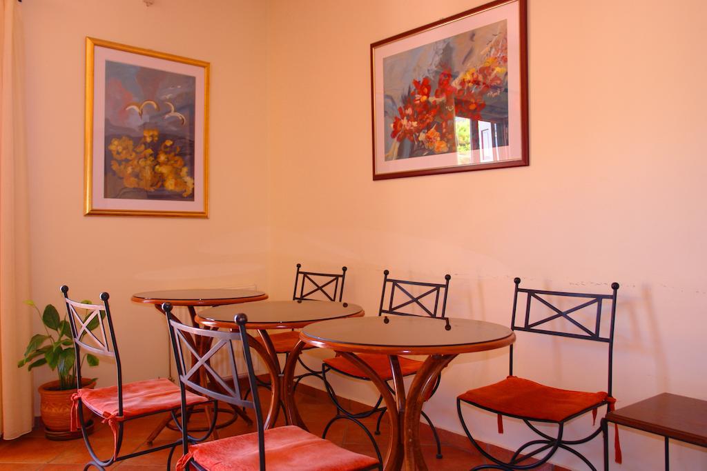 Xenonas Chrisso Hotel Делфи Екстериор снимка