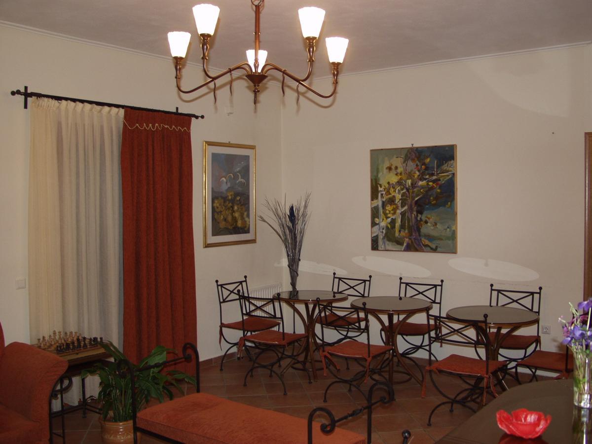 Xenonas Chrisso Hotel Делфи Екстериор снимка